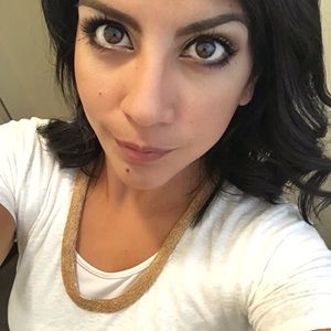 Meet your Posher, Cynthia